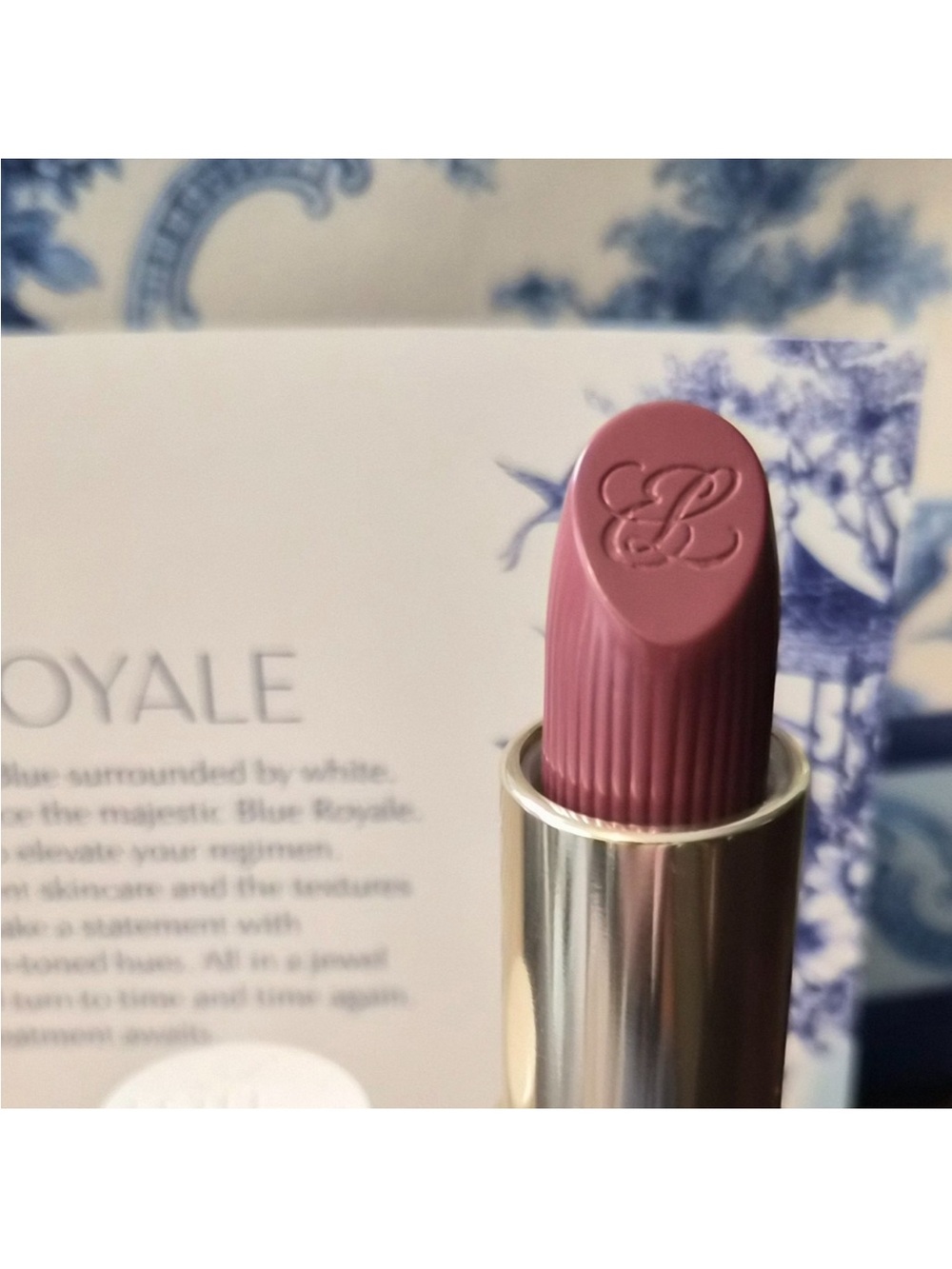 Estée Lauder Creme Lipstick in #670 BOLD DESIRES ~ New! - Picture 7 of 8